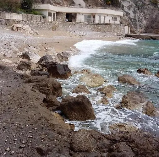 브리에스트 아파트 *